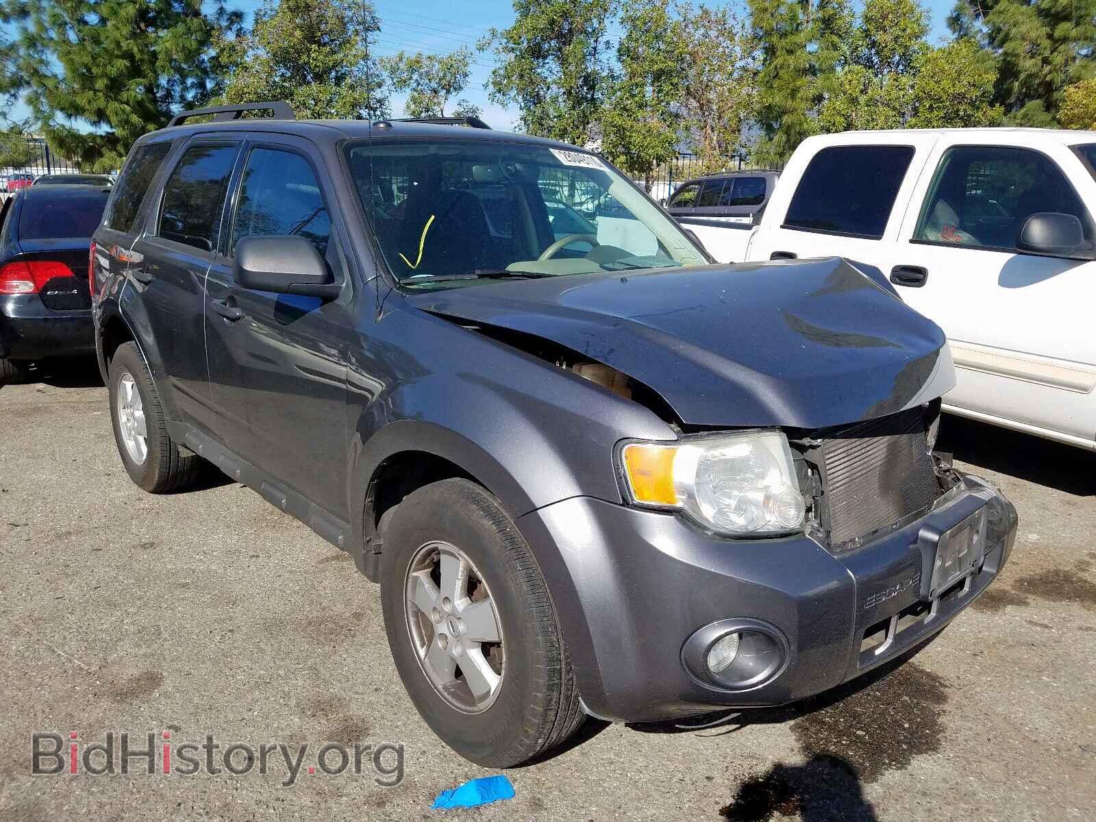 Photo 1FMCU0D79BKC30437 - FORD ESCAPE 2011