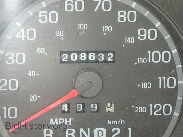 2000 FORD CROWN VIC - VIN: 2FAFP73W0YX210938 - Фото 8