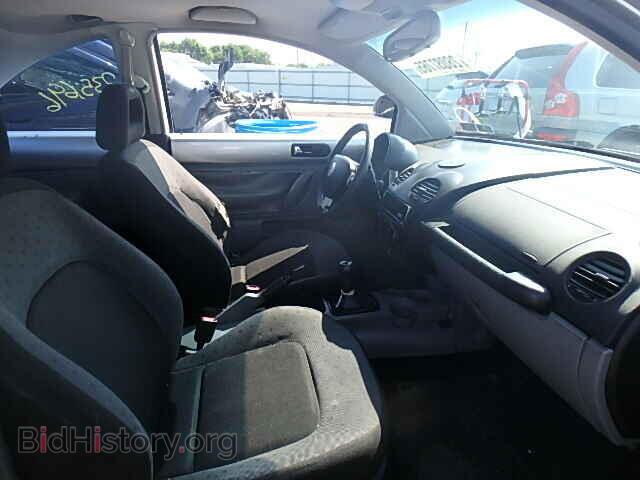 2000 VOLKSWAGEN BEETLE - VIN: 3VWBC21CXYM405423 - Фото 5
