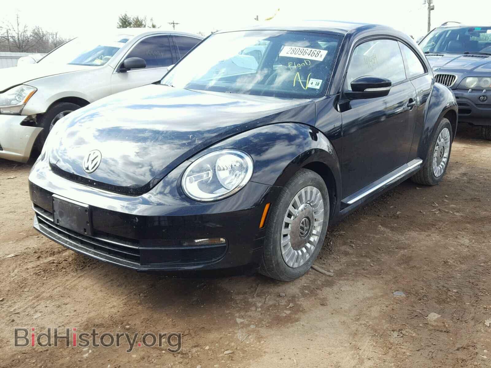 2013 VOLKSWAGEN BEETLE - VIN: 3VWJP7AT1DM659559 - Фото 2