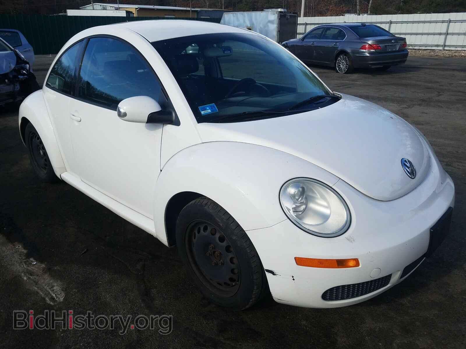 Photo 3VWPG3AG8AM009449 - VOLKSWAGEN BEETLE 2010
