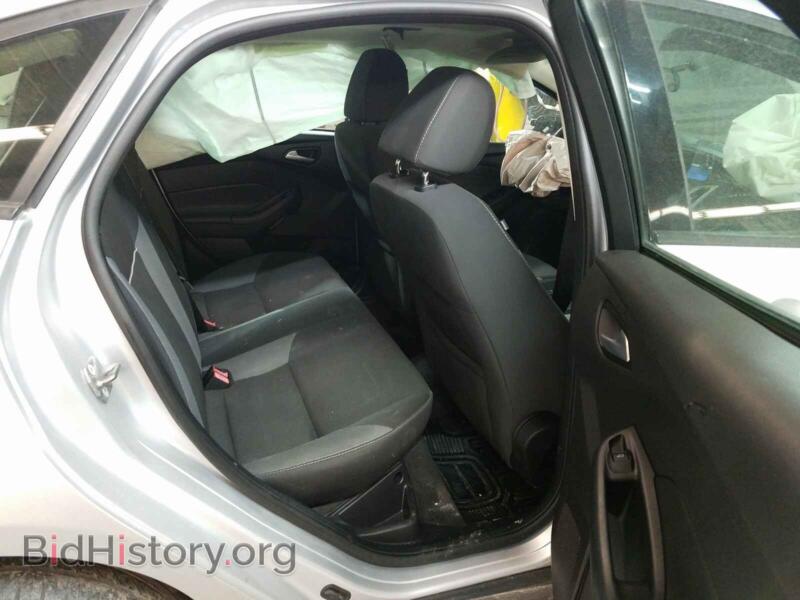 2013 Ford FOCUS (VIN 1FADP3F2XDL297232) — photo 6 of 10