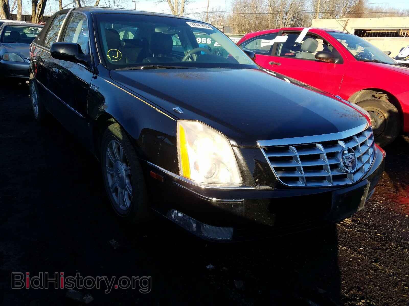 Photo 1G6KR5EY9AU103490 - CADILLAC DTS 2010