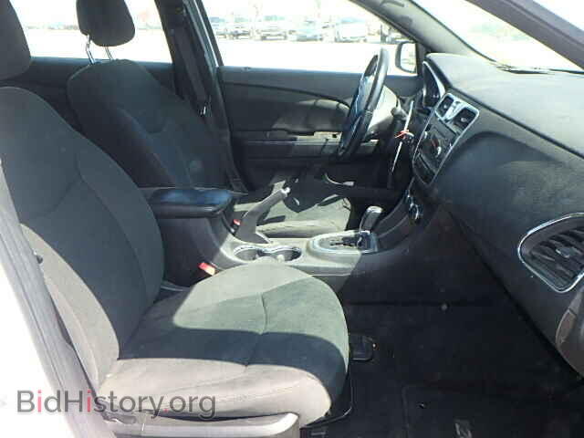 2012 CHRYSLER 200 - VIN: 1C3CCBBB8CN138590 - Фото 5