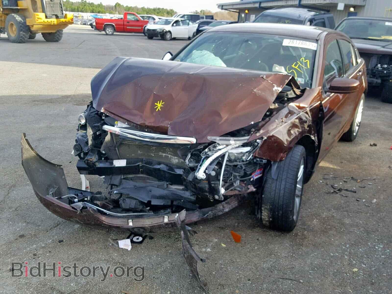 2013 CHRYSLER 200 - VIN: 1C3CCBABXDN704526 - Фото 2