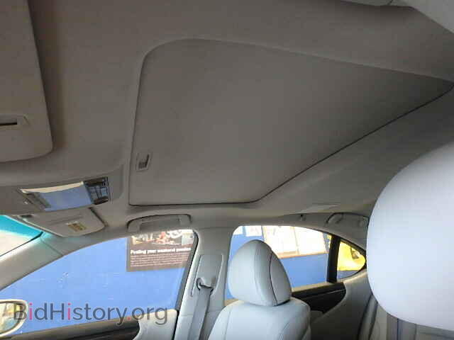2007 Lexus LS460 (VIN JTHBL46F775017652) — photo 9 of 10