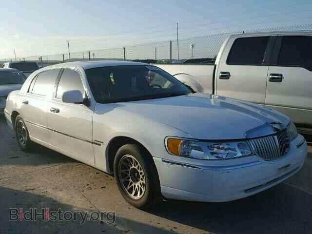 Photo 1LNHM82W7YY887919 - LINCOLN TOWNCAR 2000