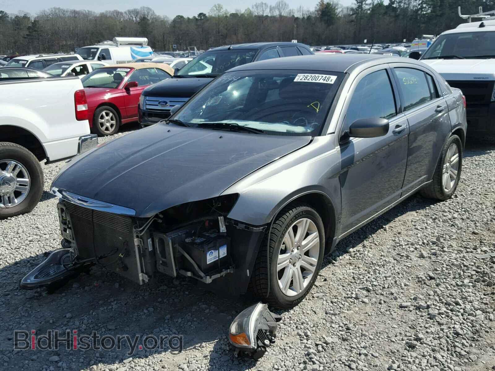 2013 CHRYSLER 200 - VIN: 1C3CCBBB1DN593444 - Фото 2