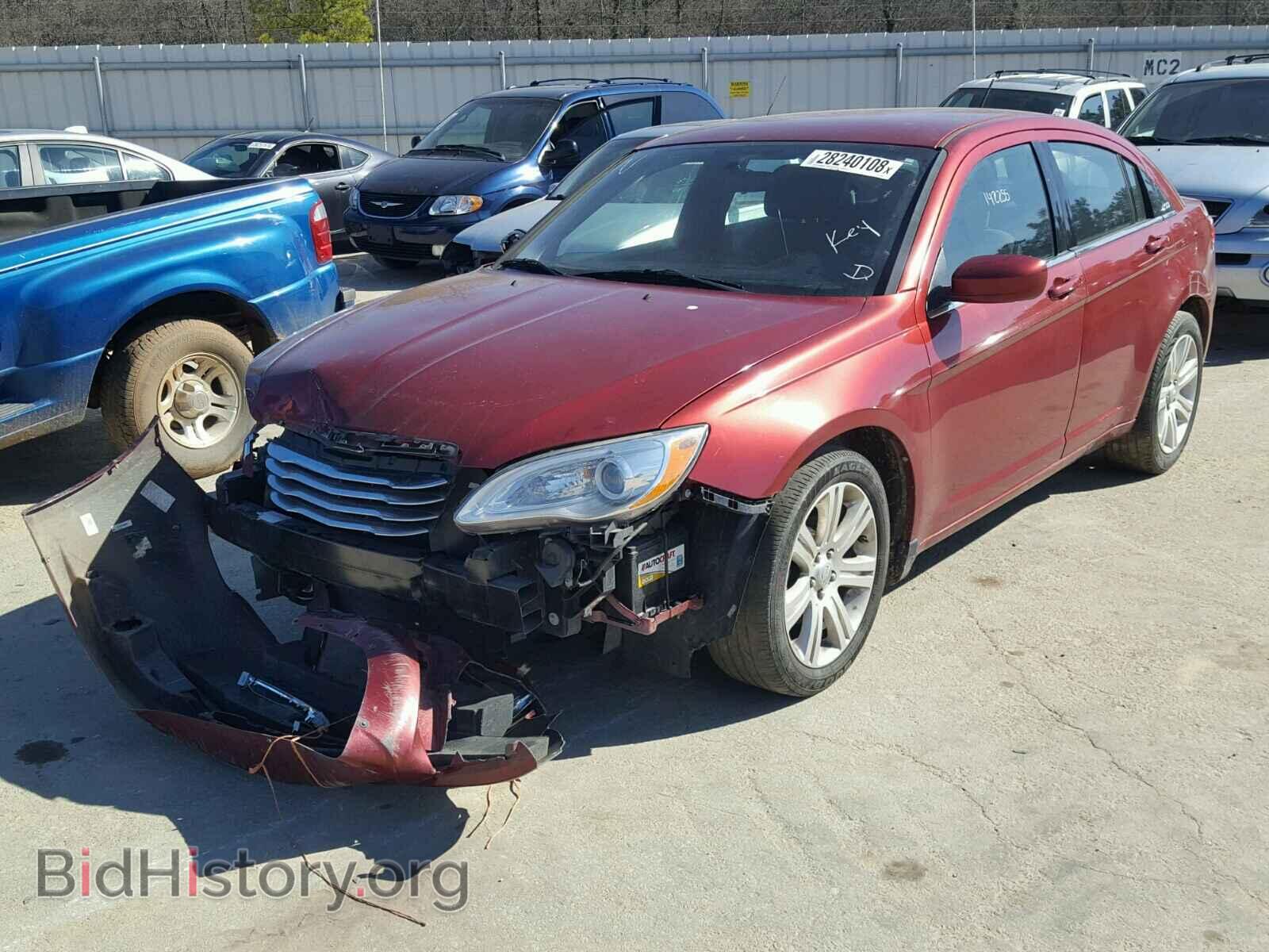 2013 CHRYSLER 200 - VIN: 1C3CCBABXDN698596 - Фото 2