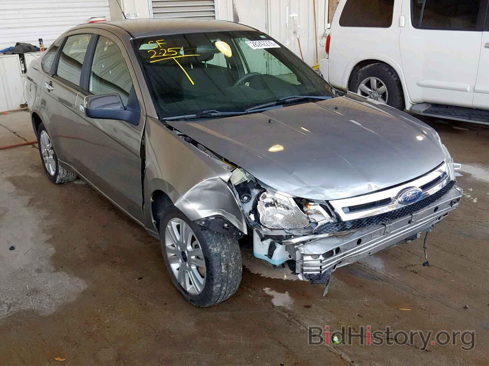 Photo 1FAHP35NX8W103560 - FORD FOCUS SE 2008