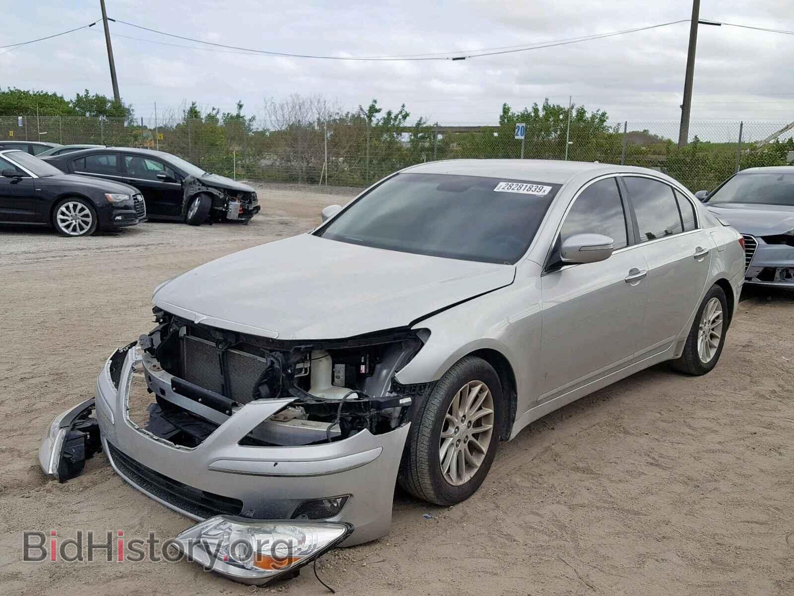 2011 HYUNDAI GENESIS - VIN: KMHGC4DE7BU138709 - Фото 2