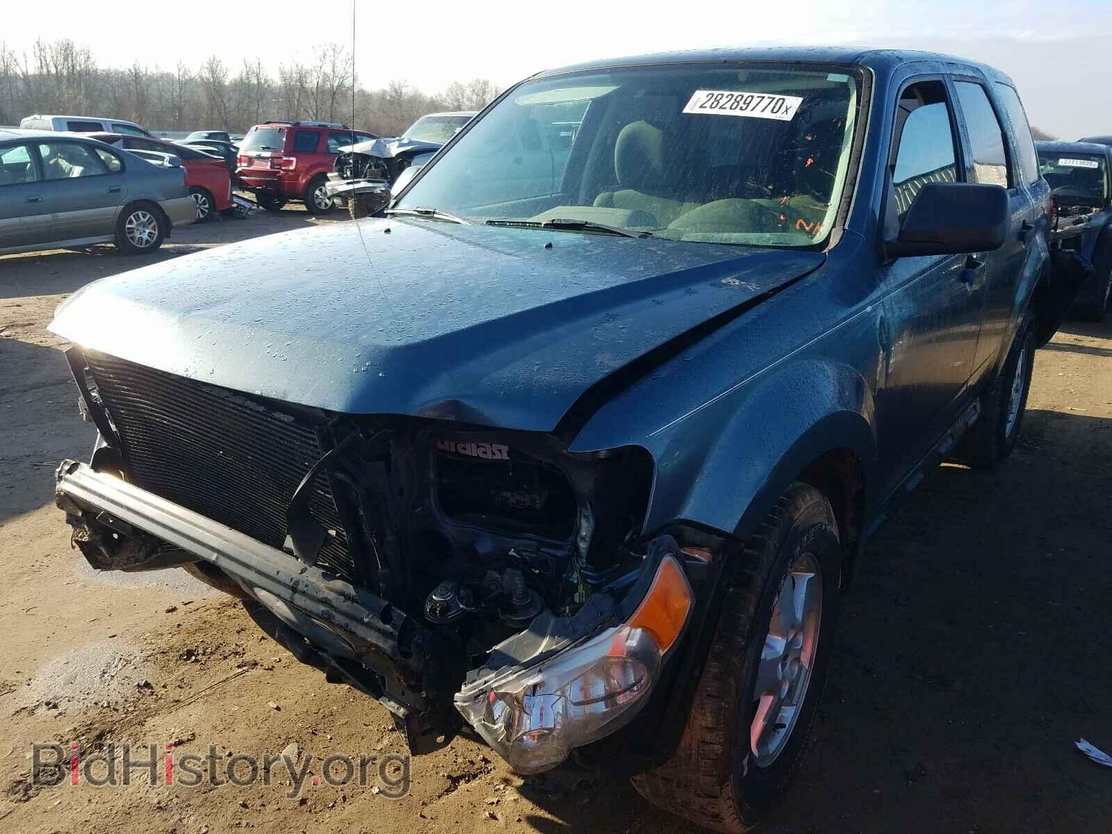 2011 FORD ESCAPE - VIN: 1FMCU0C73BKB20324 - Фото 2