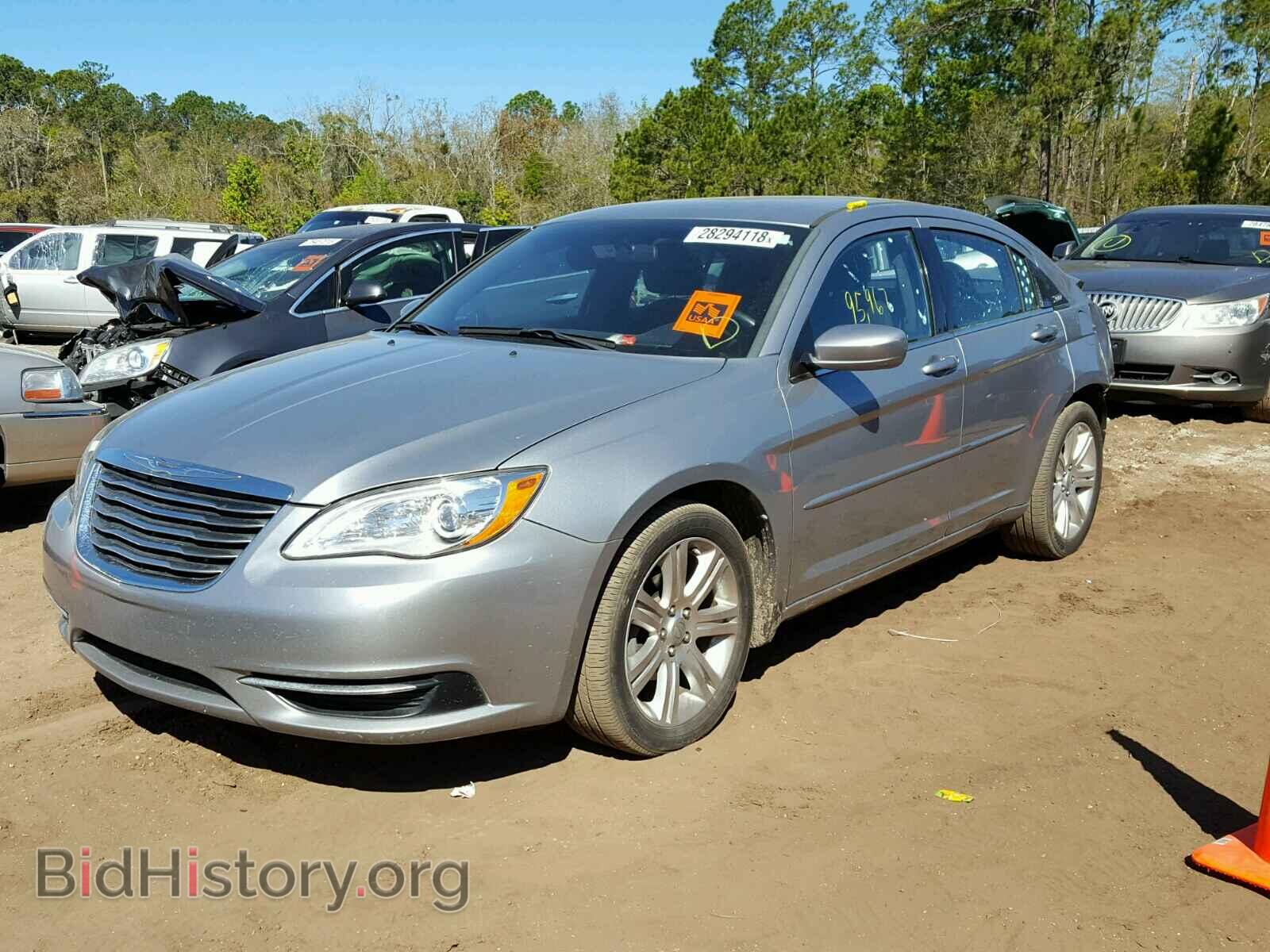 2013 CHRYSLER 200 - VIN: 1C3CCBBBXDN655942 - Фото 2