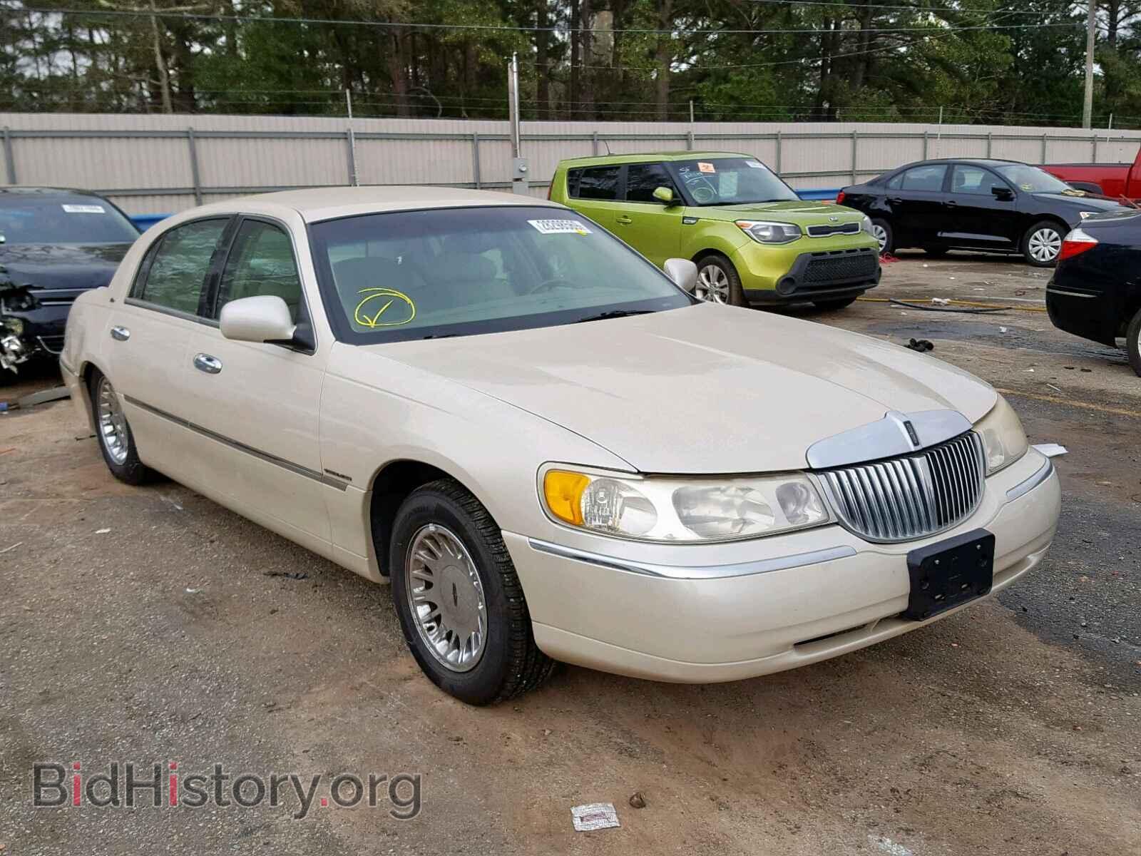 Photo 1LNHM83W91Y633018 - LINCOLN TOWNCAR 2001
