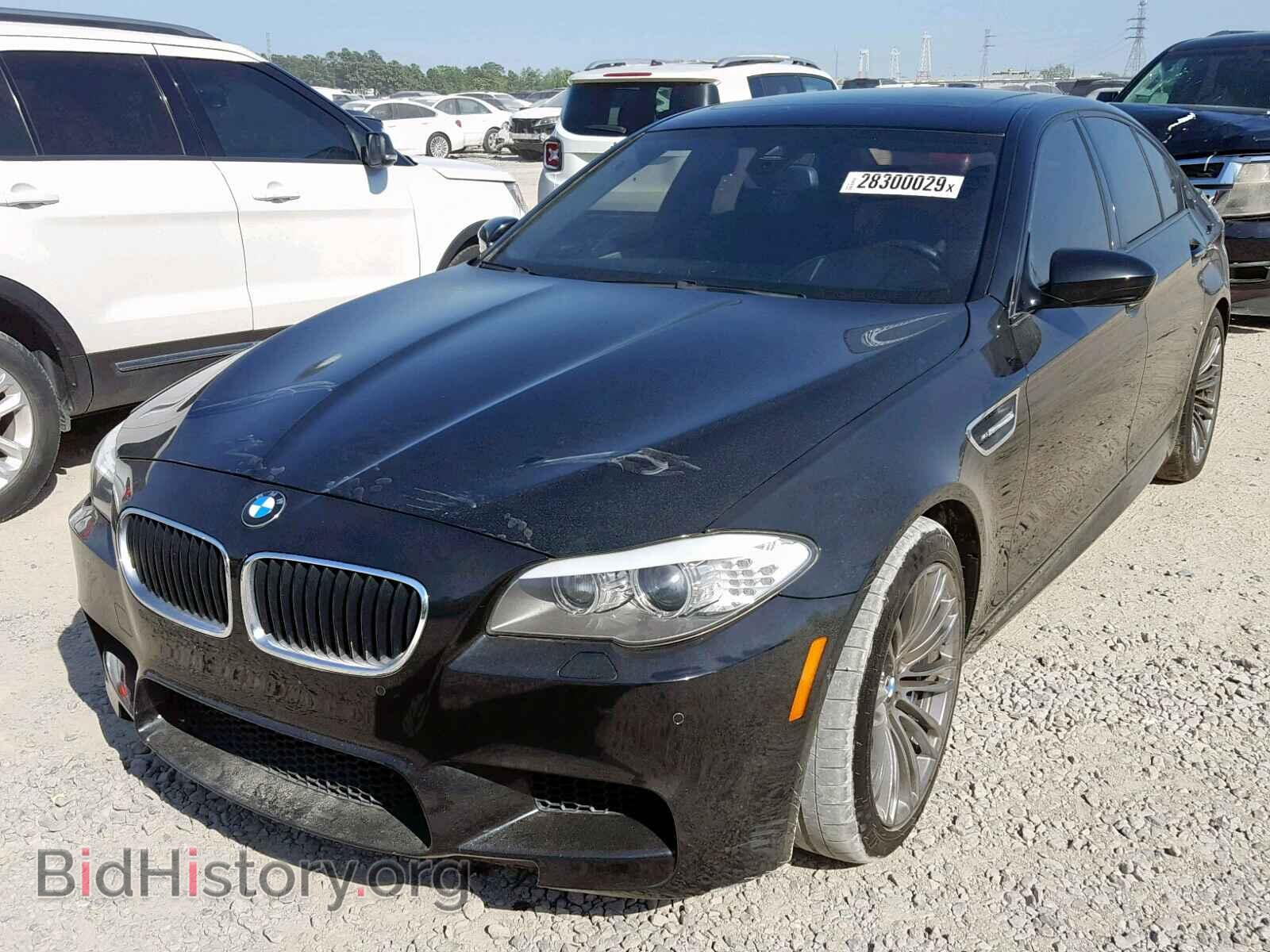 2013 BMW M5 - VIN: WBSFV9C50DC773409 - Фото 2