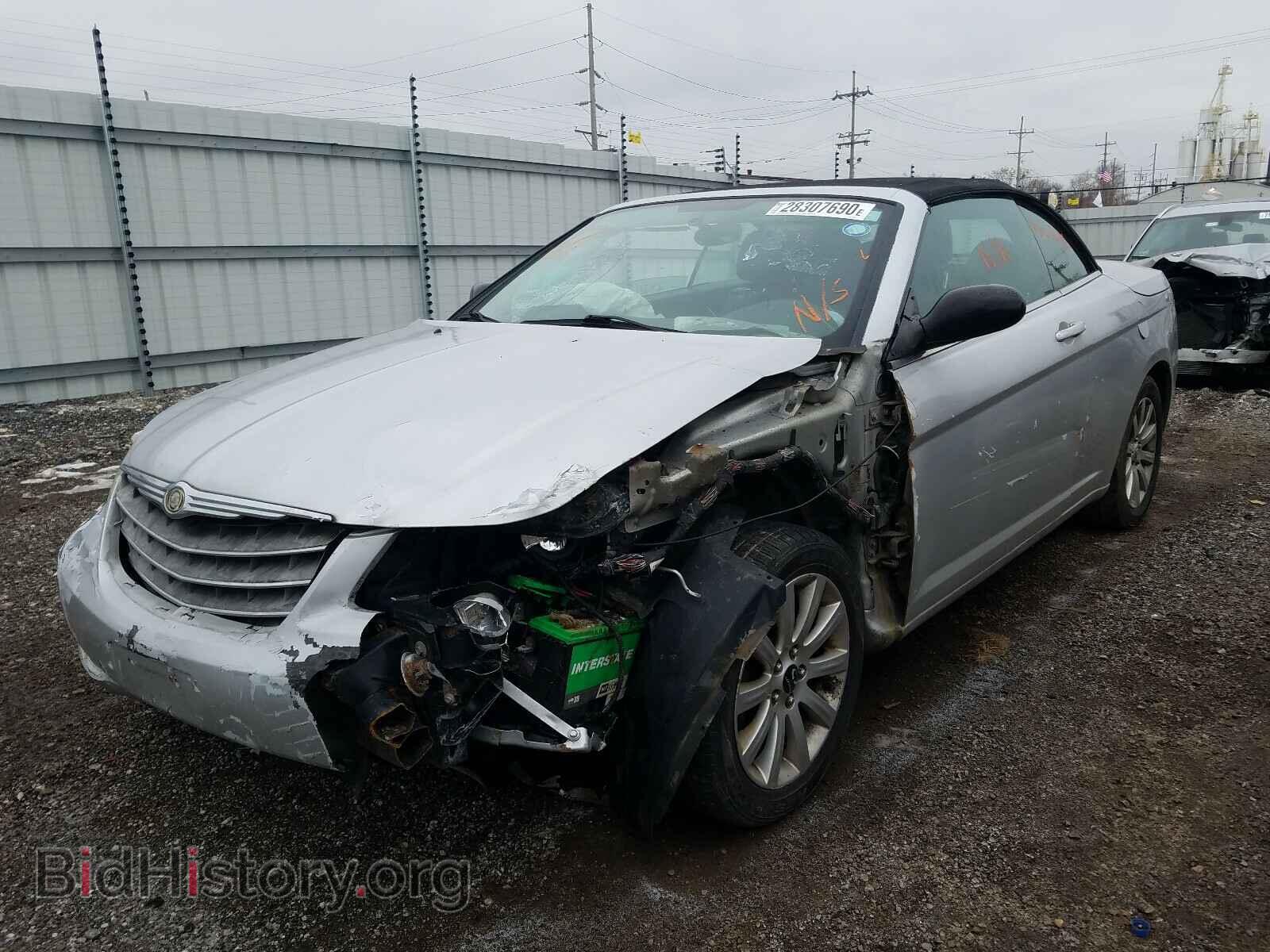 2010 CHRYSLER SEBRING - VIN: 1C3BC5ED5AN138411 - Фото 2