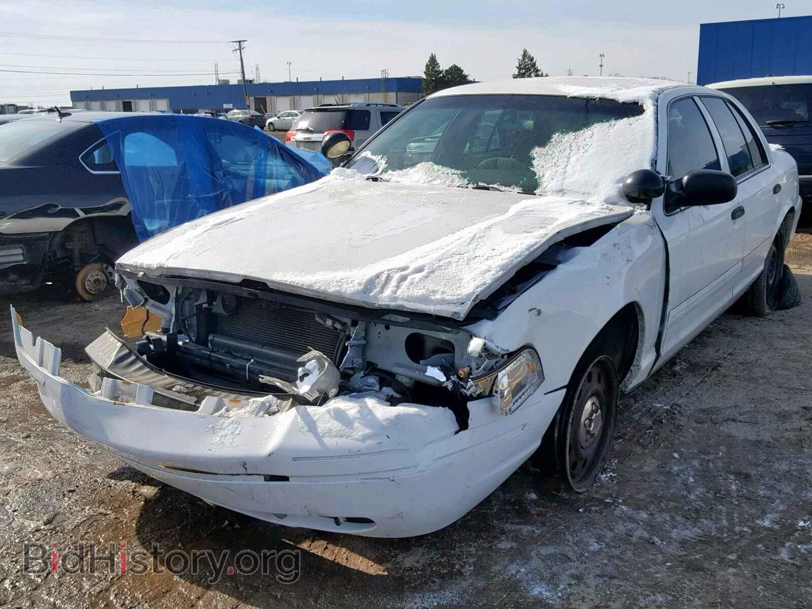2011 FORD CROWN VIC - VIN: 2FABP7BV4BX103213 - Фото 2
