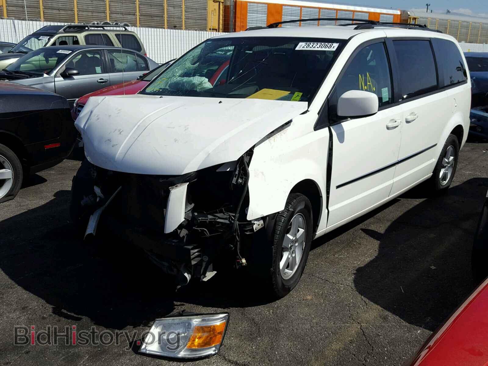 2010 DODGE CARAVAN - VIN: 2D4RN5D10AR268582 - Photo 2