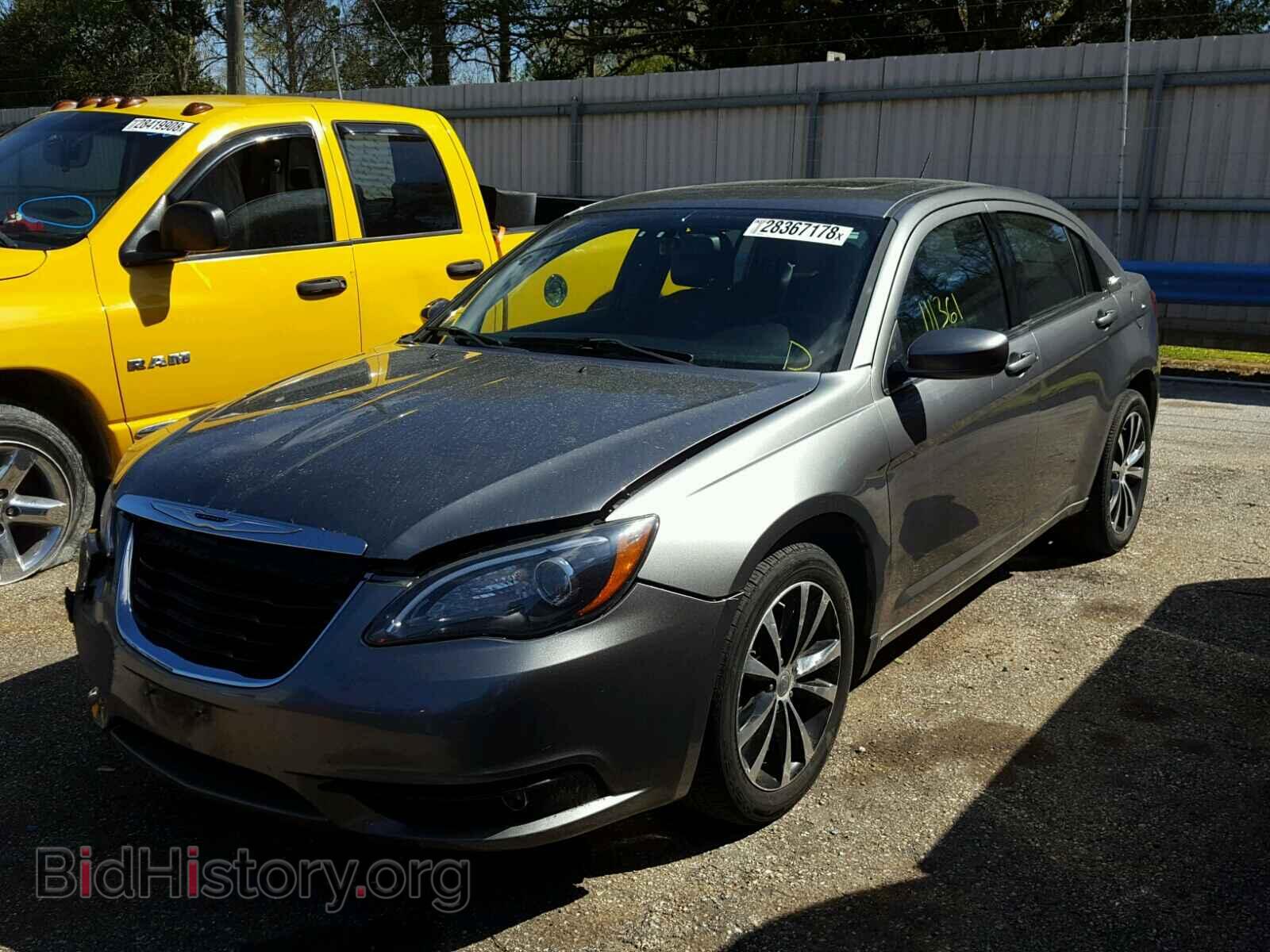 2011 CHRYSLER 200 - VIN: 1C3BC8FG0BN596837 - Фото 2