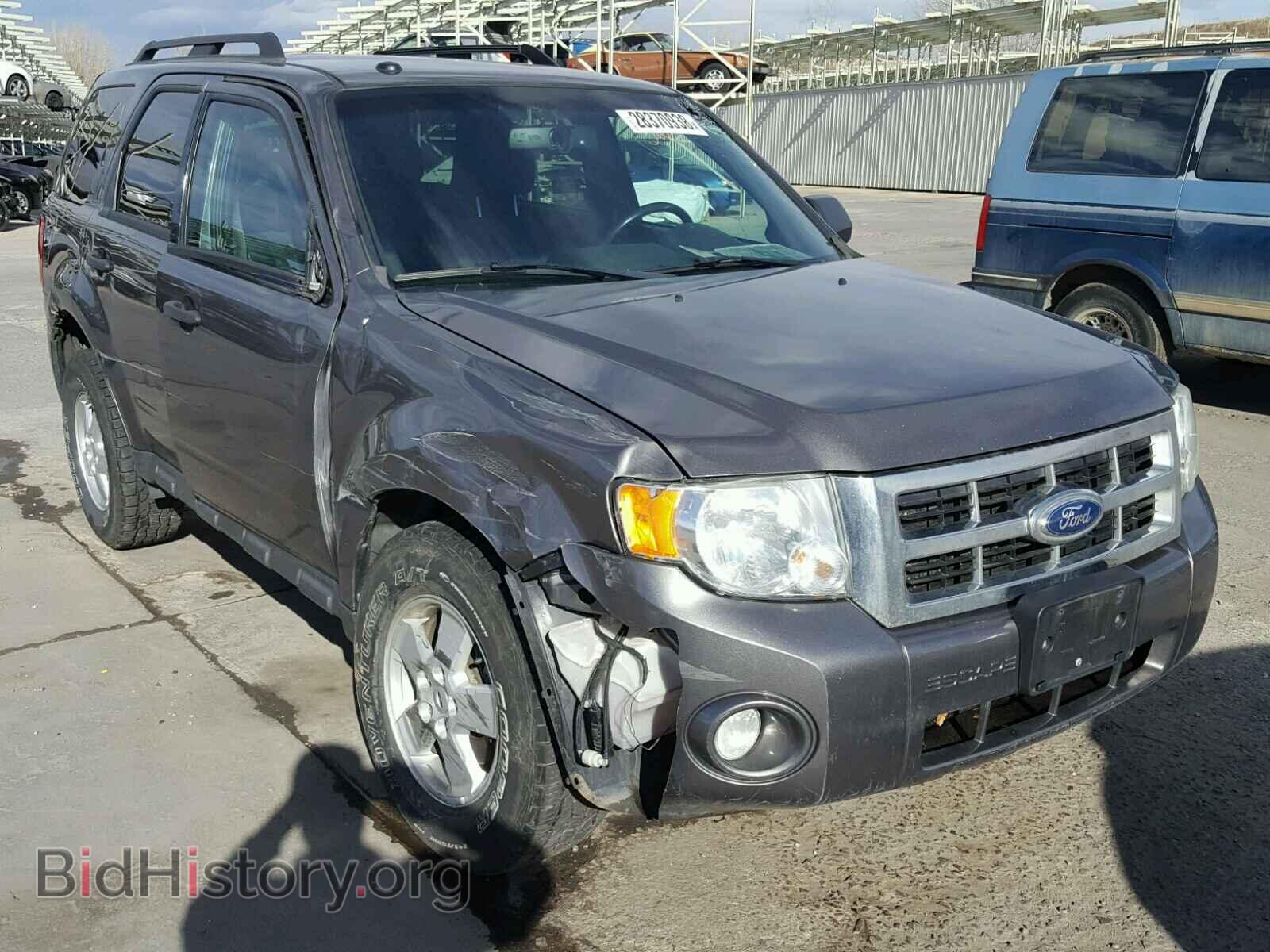 Photo 1FMCU0D74BKB00064 - FORD ESCAPE 2011