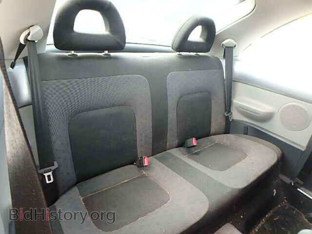 2000 VOLKSWAGEN BEETLE - VIN: 3VWCC21C4YM464066 - Фото 6