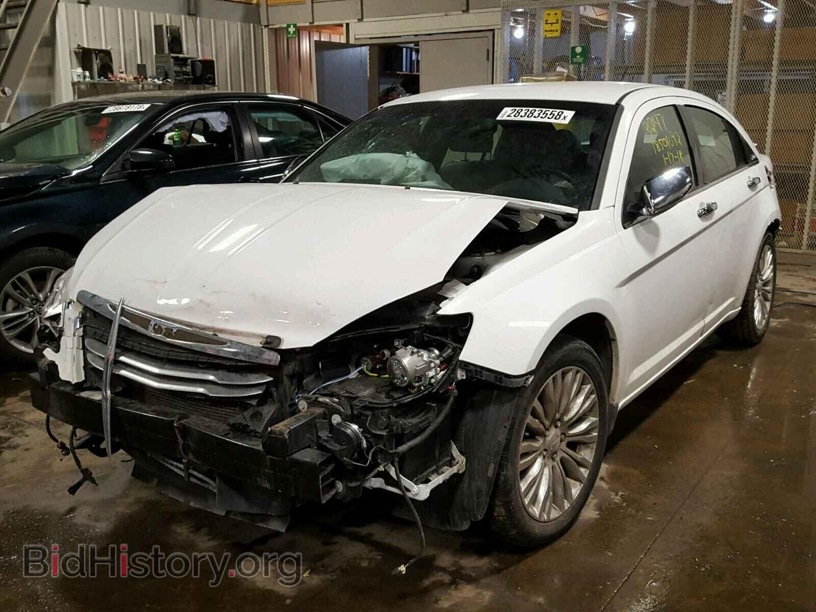 2011 CHRYSLER 200 - VIN: 1C3BC2FB0BN583247 - Photo 2