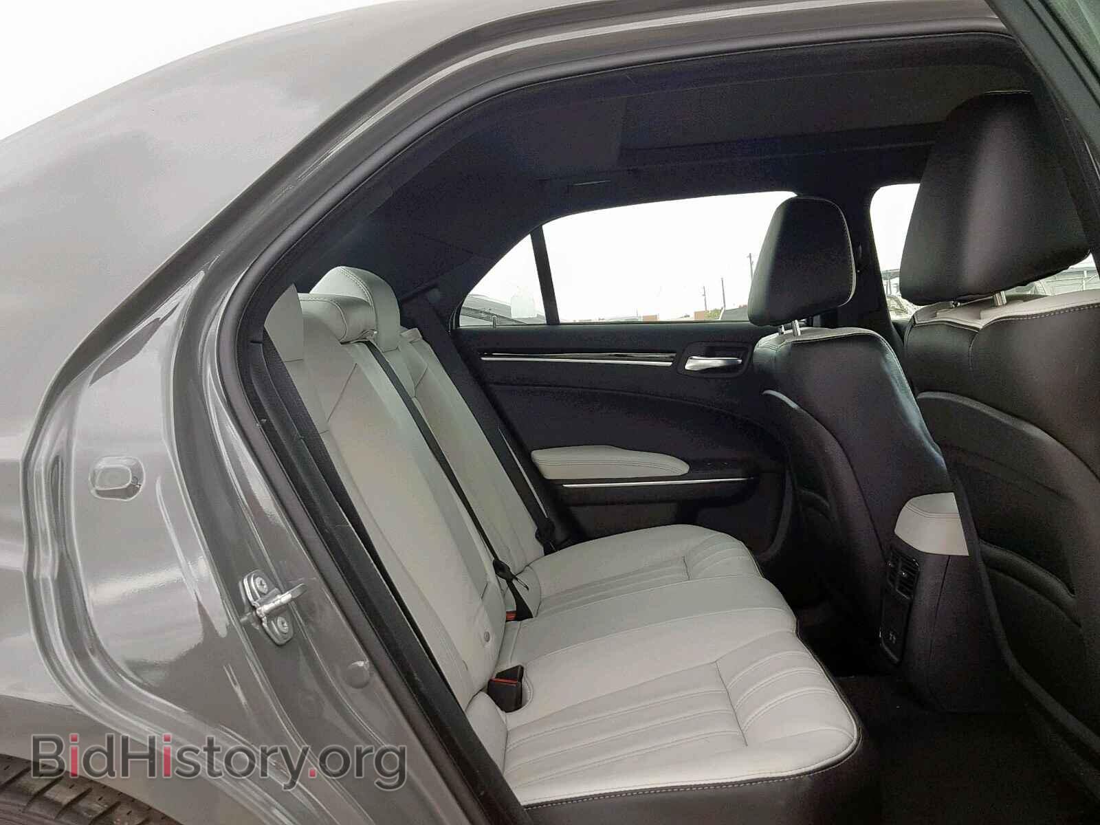 2017 CHRYSLER 300 - VIN: 2C3CCABT1HH557920 - Фото 6