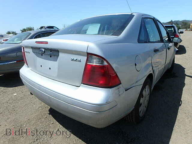 2005 FORD FOCUS - VIN: 1FAFP34NX5W290075 - Фото 4