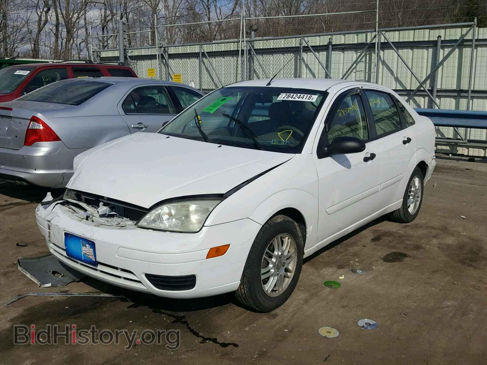 2005 FORD FOCUS - VIN: 1FAFP34N85W142135 - Фото 2
