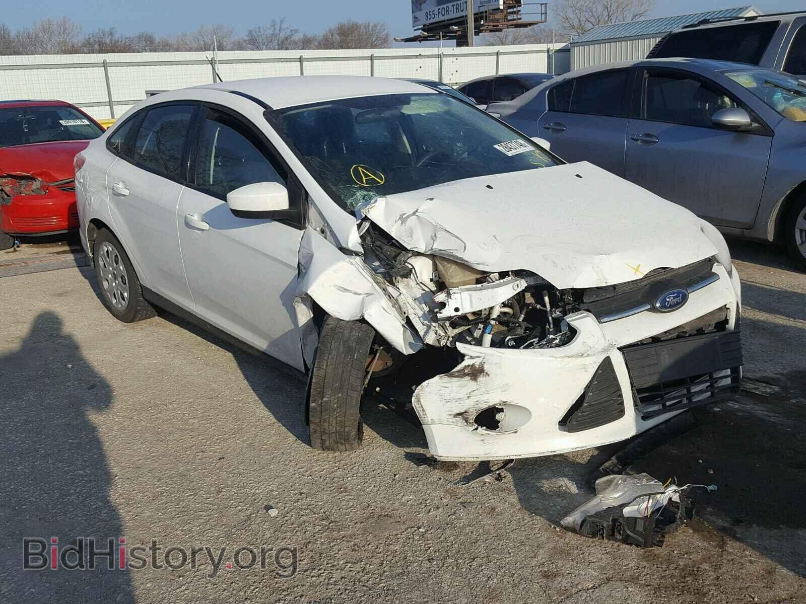 Photo 1FAHP3F24CL217374 - FORD FOCUS 2012