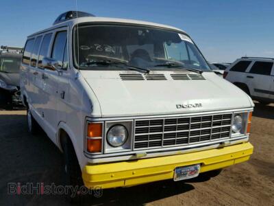 1984 Dodge RAM VAN RAM Wagon, белый — VIN 2B4GB11T9EK257264, Copart