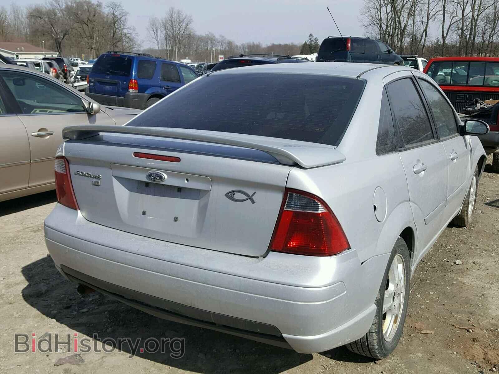 2007 FORD FOCUS - VIN: 1FAFP38Z27W363746 - Photo 4