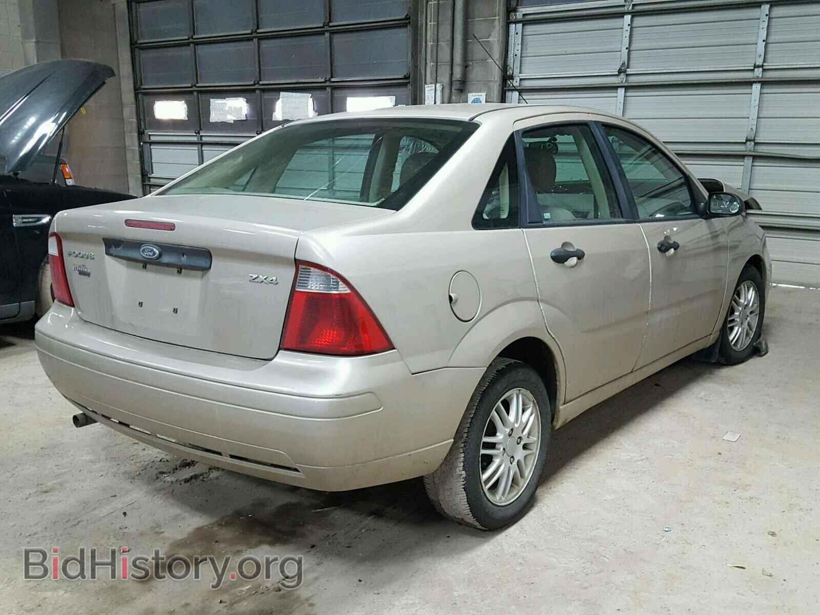 2006 FORD FOCUS - VIN: 1FAFP34N16W106868 - Фото 4