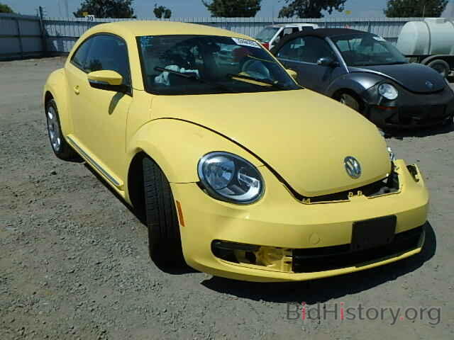 Photo 3VWJP7AT2CM604570 - VOLKSWAGEN BEETLE 2012