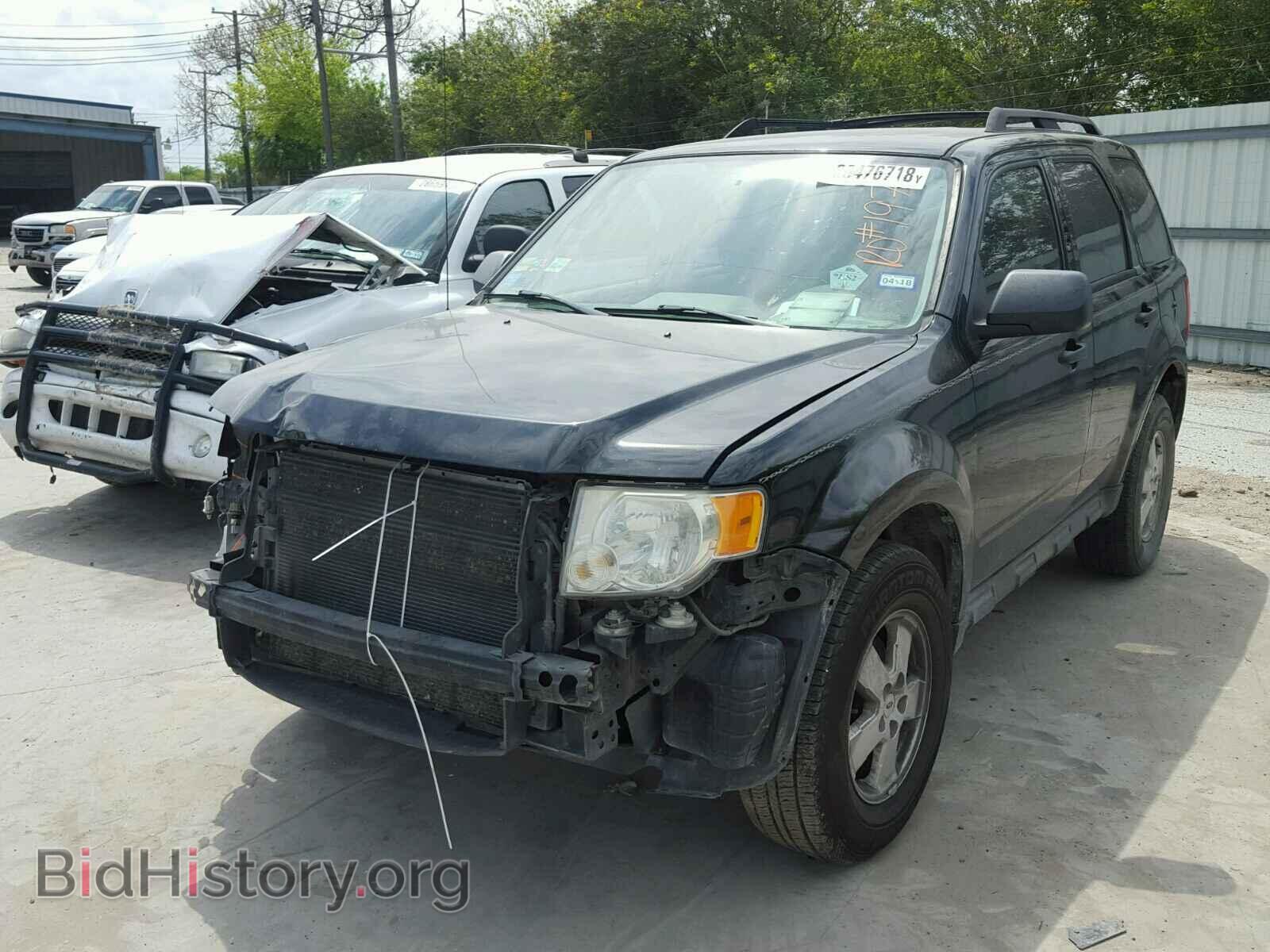 2011 FORD ESCAPE - VIN: 1FMCU0C70BKB97670 - Фото 2