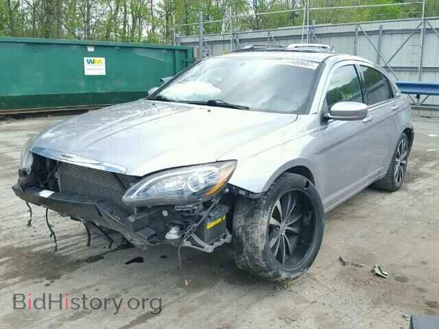 2013 CHRYSLER 200 - VIN: 1C3CCBCG8DN523496 - Фото 2