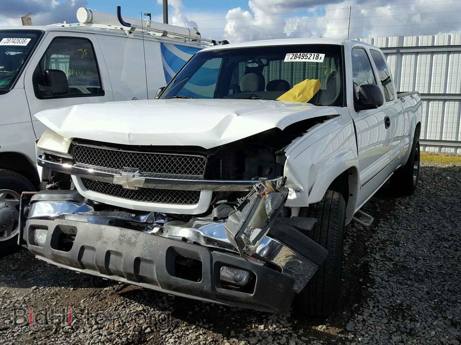2005 CHEVROLET SILVERADO - VIN: 1GCEK19B75E326737 - Фото 2