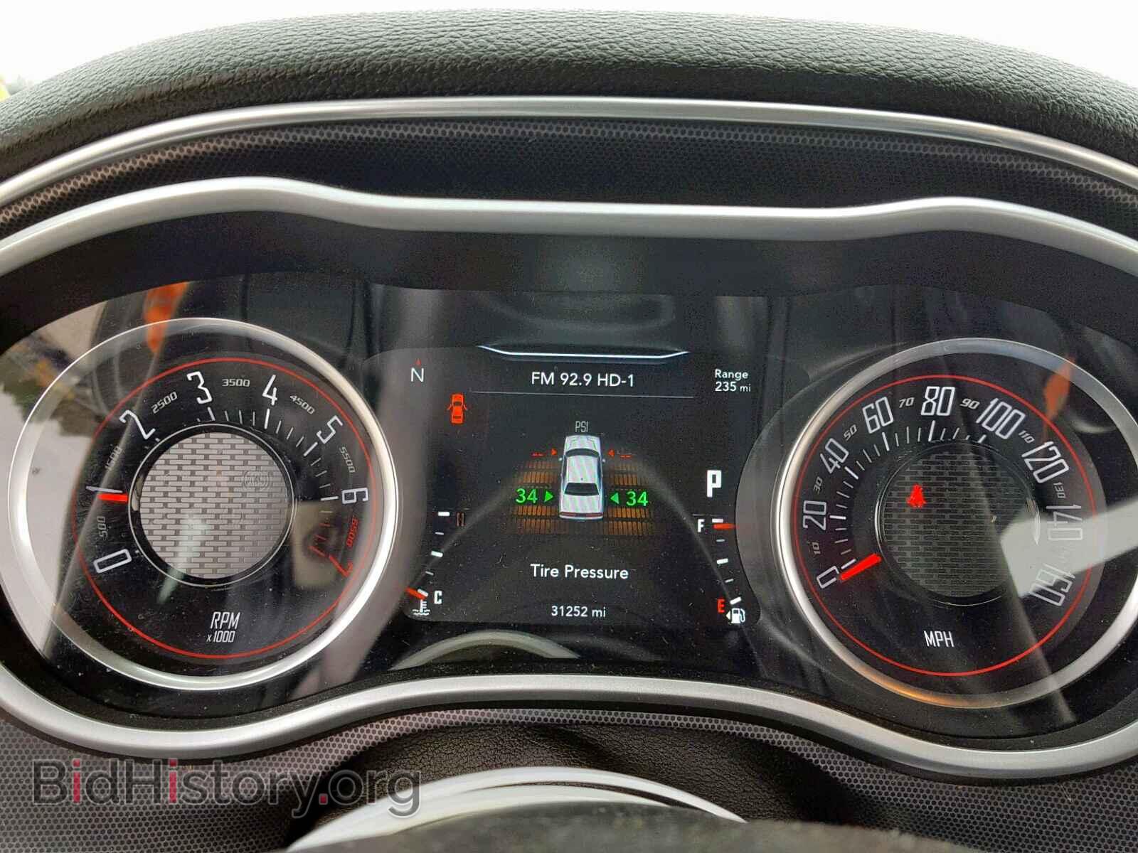 2017 DODGE CHALLENGER - VIN: 2C3CDZAGXHH619671 - Фото 8