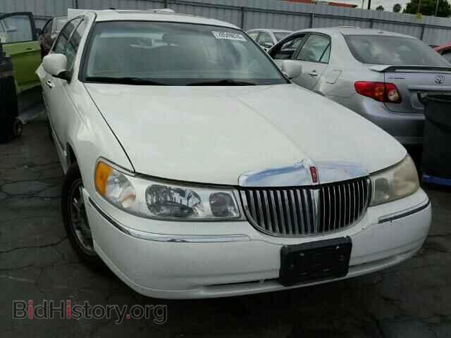 Photo 1LNHM82W2YY933219 - LINCOLN TOWNCAR 2000