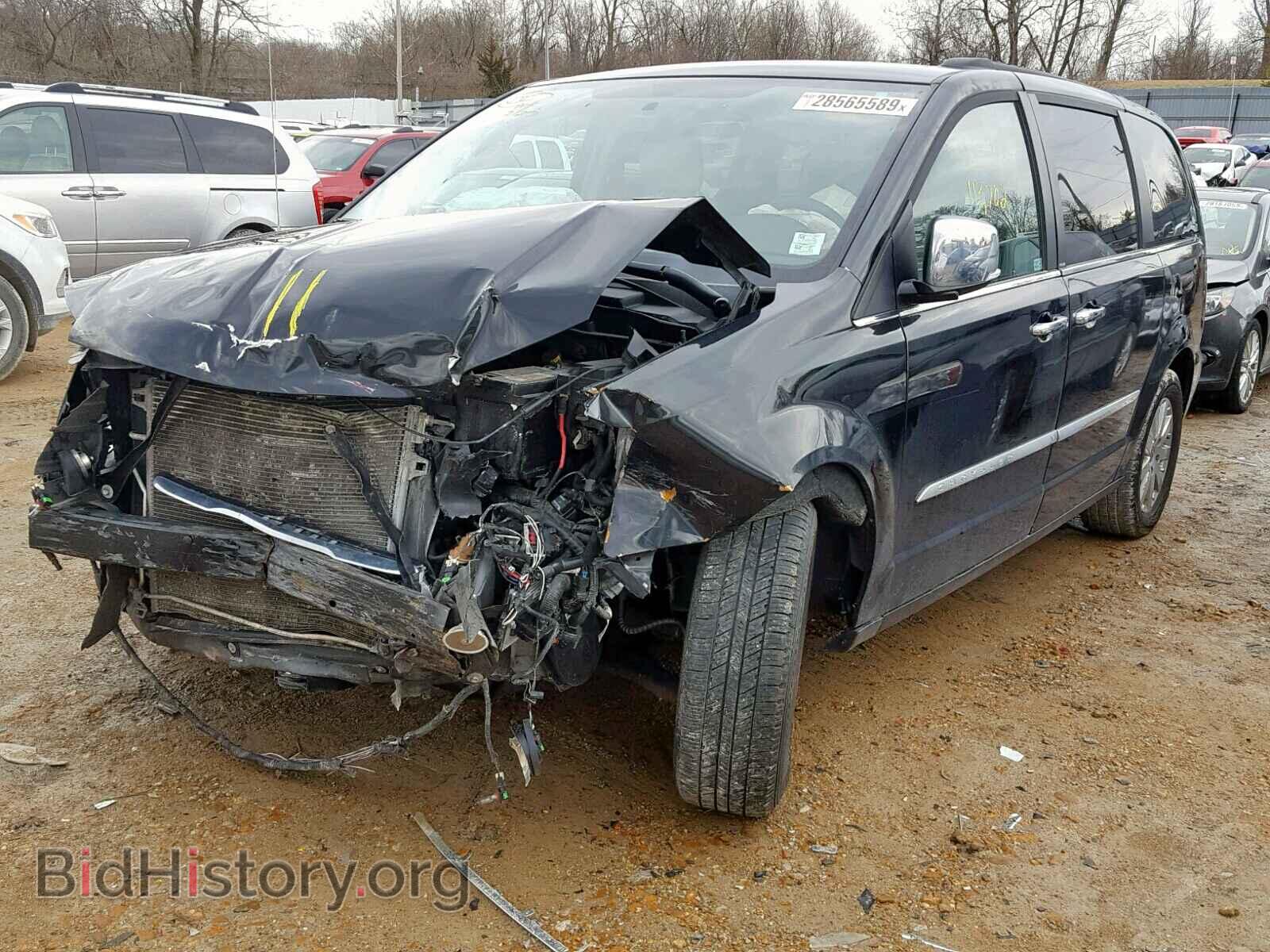 2011 CHRYSLER TOWN & COU - VIN: 2A4RR8DG2BR676603 - Photo 2
