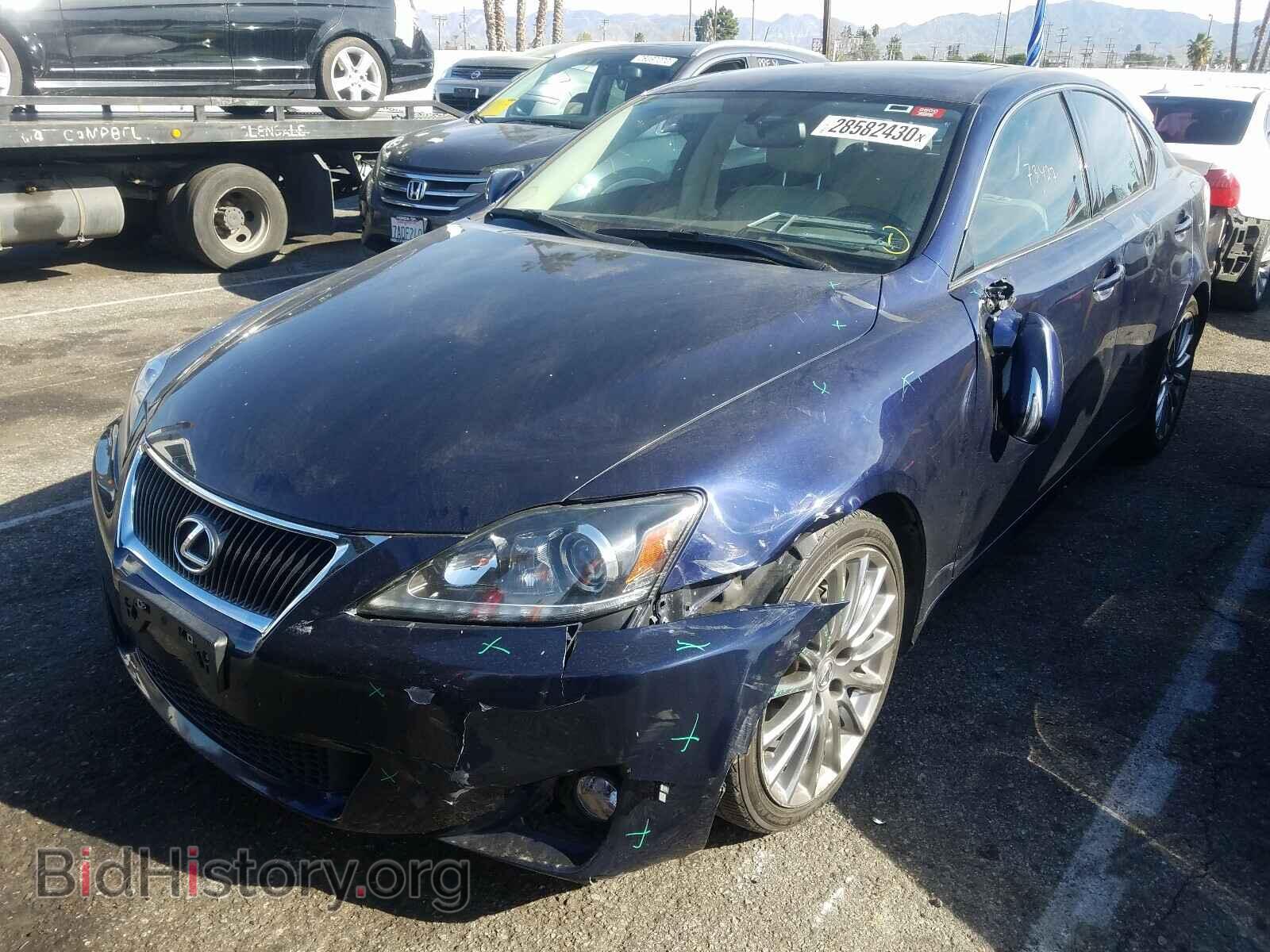 2011 LEXUS IS - VIN: JTHBF5C23B5148472 - Photo 2