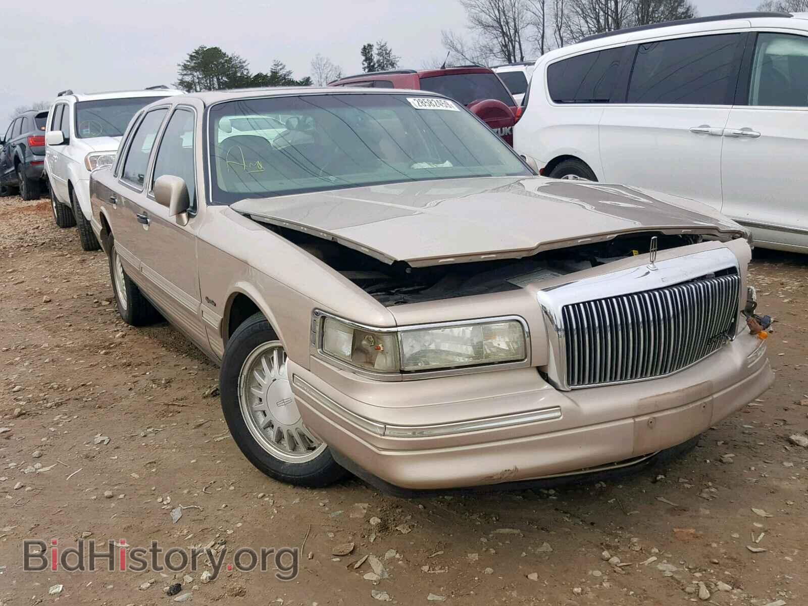 Photo  - LINCOLN TOWNCAR 1997