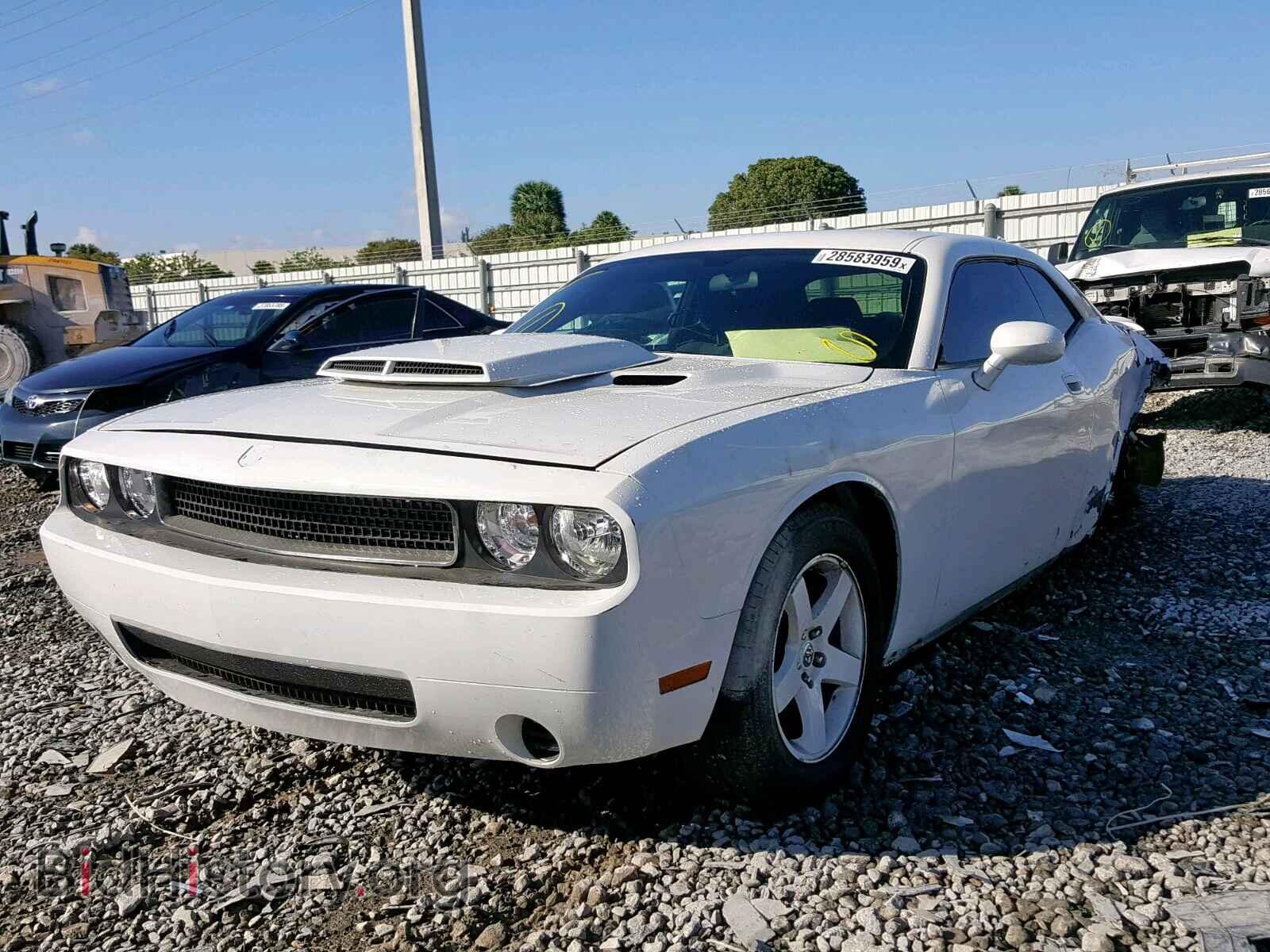 2010 DODGE CHALLENGER - VIN: 2B3CJ4DV8AH154798 - Photo 2