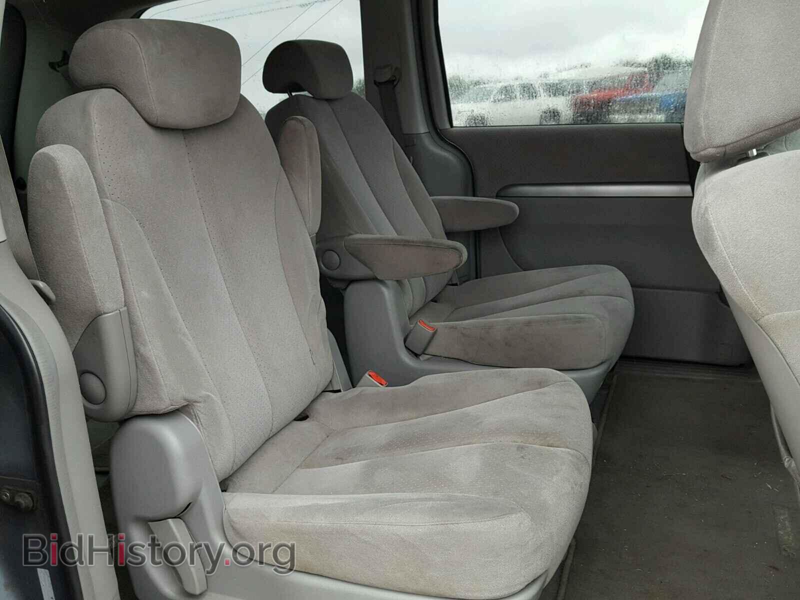 2007 HYUNDAI ENTOURAGE - VIN: KNDMC233676028239 - Фото 6