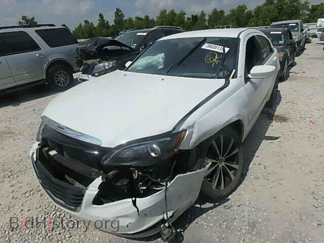 2013 CHRYSLER 200 - VIN: 1C3CCBCG0DN522634 - Фото 2