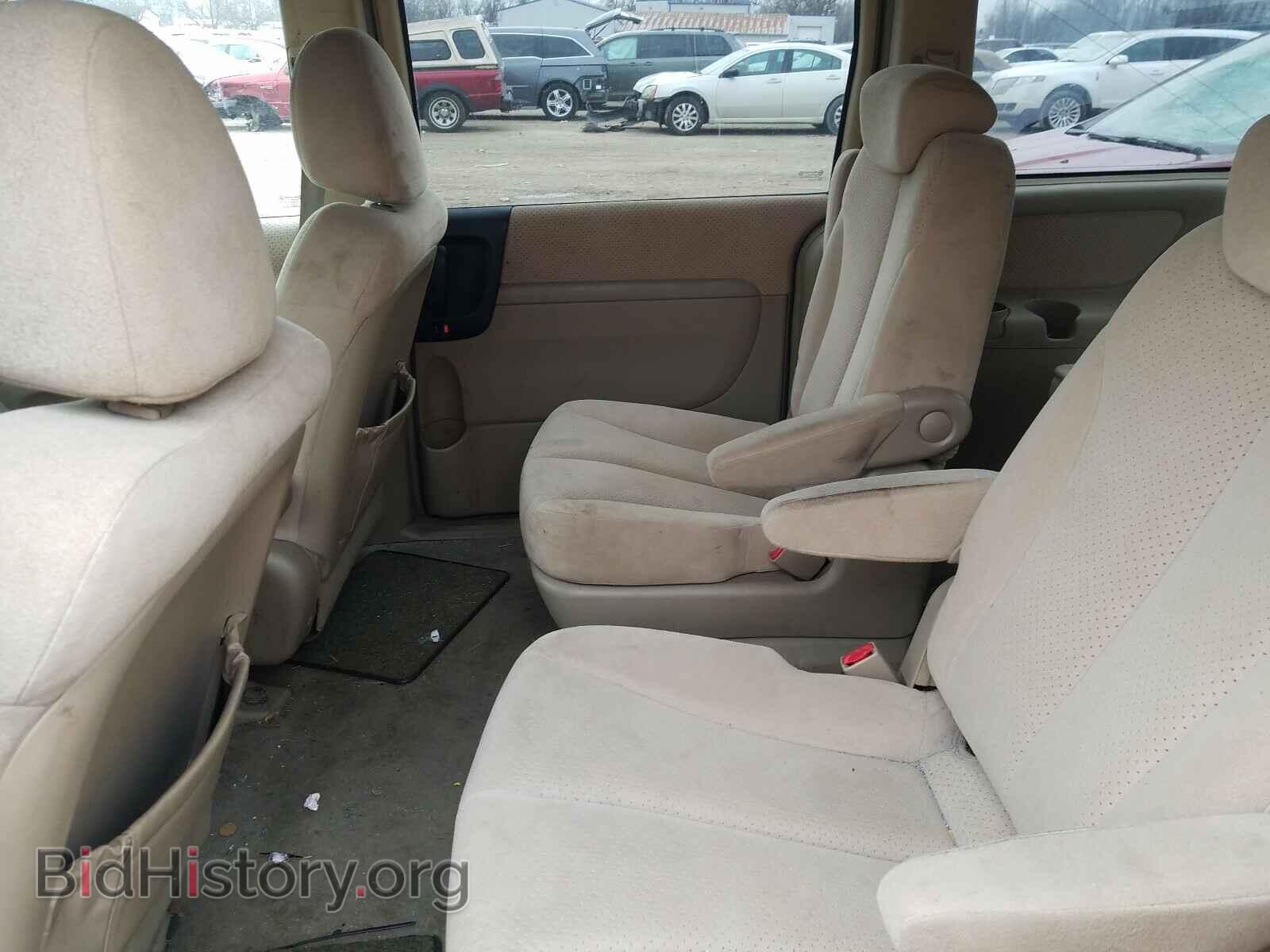 2007 HYUNDAI ENTOURAGE - VIN: KNDMC233976031328 - Фото 6