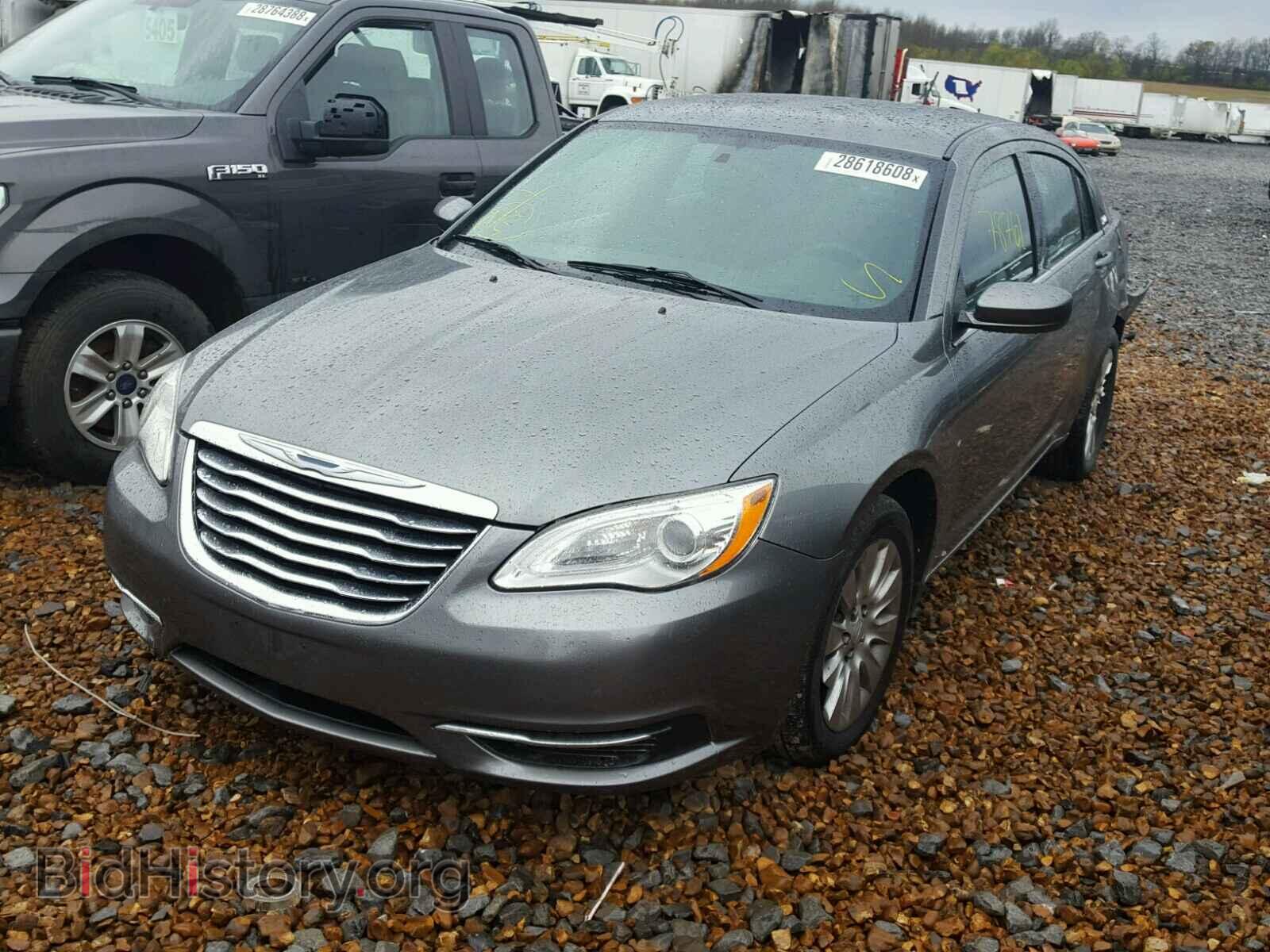 2013 CHRYSLER 200 - VIN: 1C3CCBAB3DN733690 - Фото 2