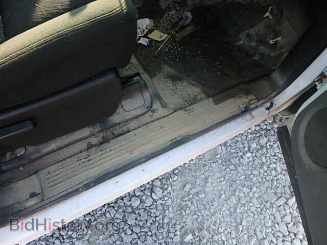 2010 CHEVROLET SILVERADO - VIN: 1GCPCPEX5AZ188273 - Фото 9