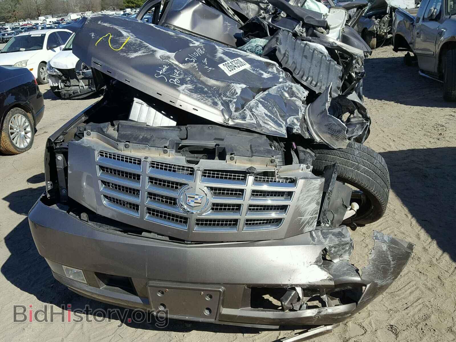 2011 CADILLAC ESCALADE - VIN: 1GYS4BEF6BR235582 - Фото 7