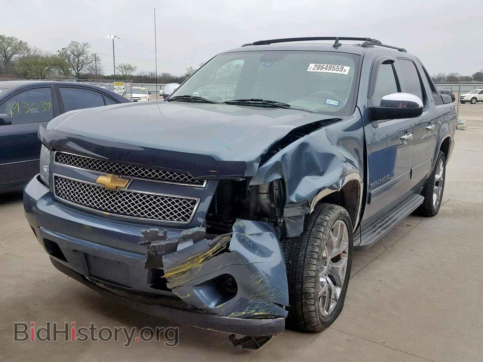 2011 CHEVROLET AVALANCHE - VIN: 3GNMCFE04BG246365 - Фото 2